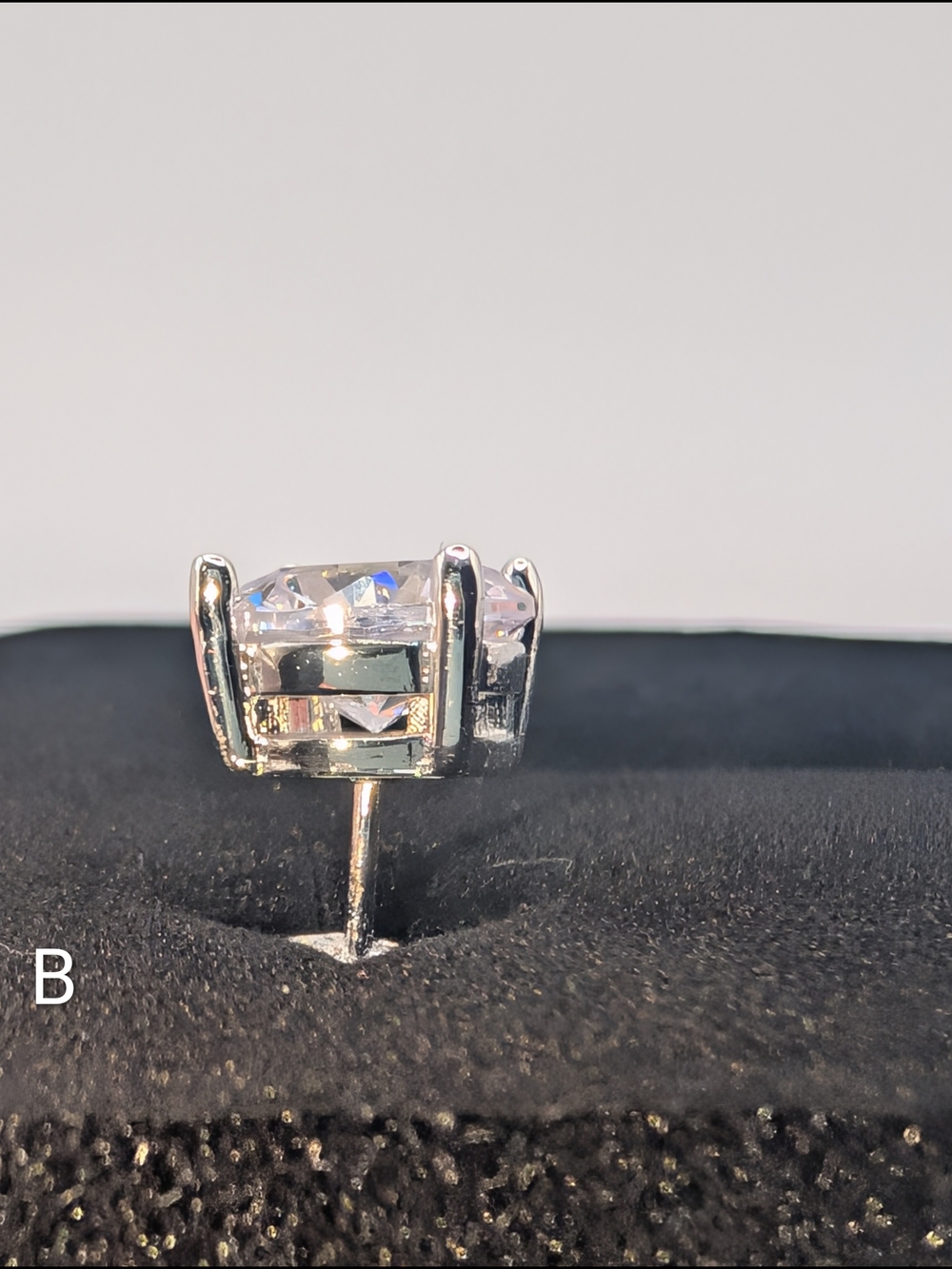 ✨CHOOSE ONE- 18K White Gold Plated Studs - Picture 6 of 11